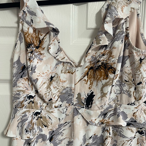 Lulu's Floral Ruffle V-Neck Romper - Picture 3 of 5